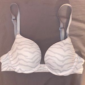 VS Pink campus push up 32A white/grey zebra